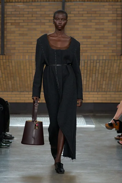 Look 2
